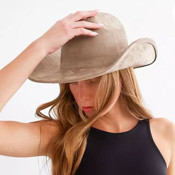 illuma Accessories - illuma Cowboy Brown Faux Suede Hat(One Size Fits Most)